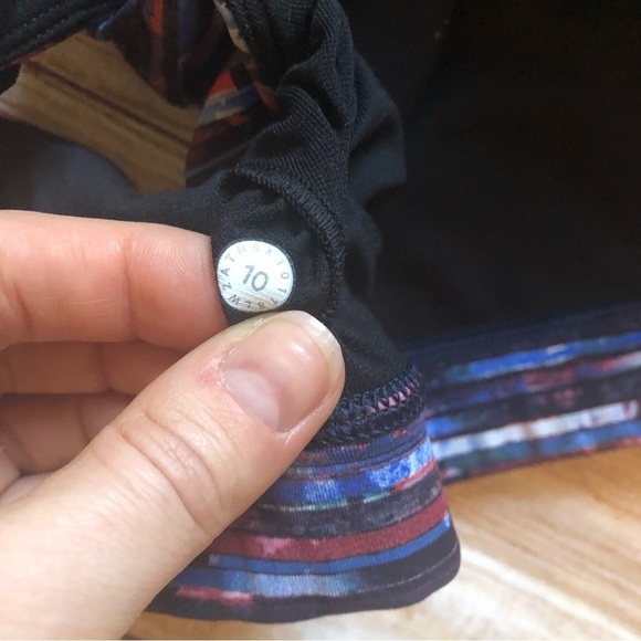 Lululemon Time To Sweat Bra Hinshu Alpine White Multi Back Keyholes - Picture 5 of 5